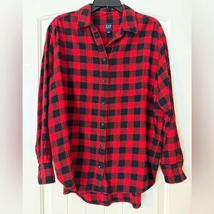 GAP woman’s plaid button down - Medium